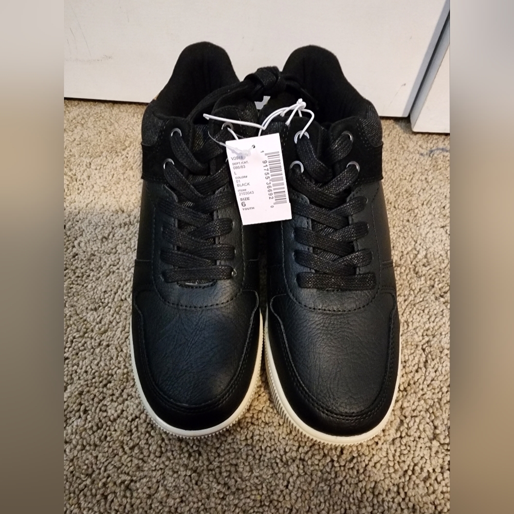 Youth boy sneakers